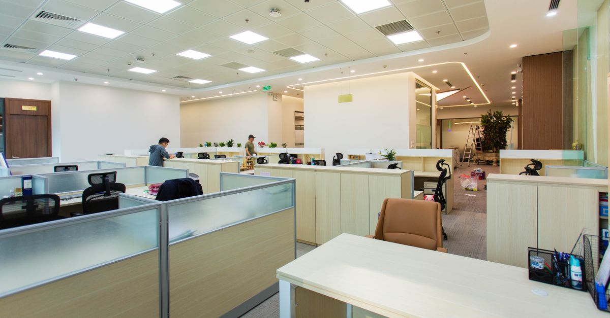 Assessing Performance: Do Eco-Friendly Products Match Up to Traditional Cleaners?